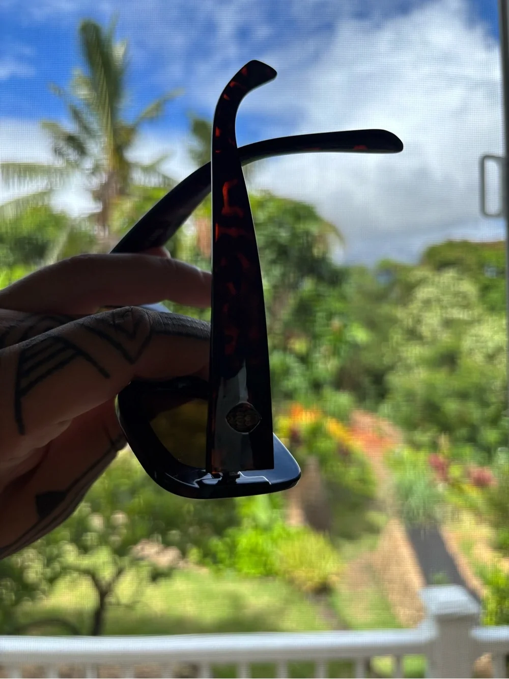 Dark  Tortoise Square Women’s Sunglasses - Classic Style